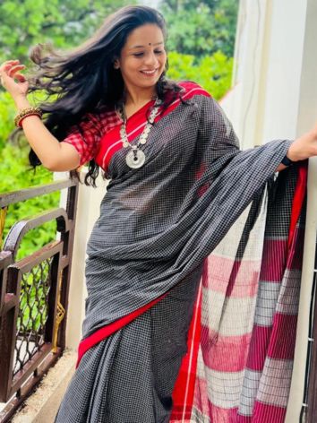 Hand-woven Patteda Anchu Saree