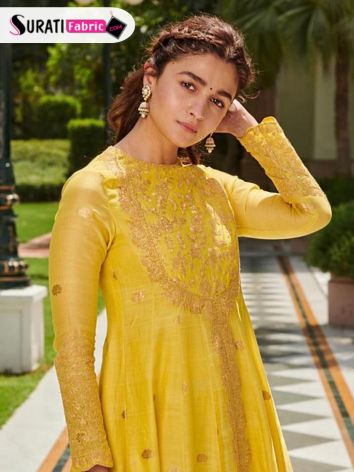 3 outfits from Alia Bhatt's festive wear closet that prove she has a thing  for yellow | VOGUE India