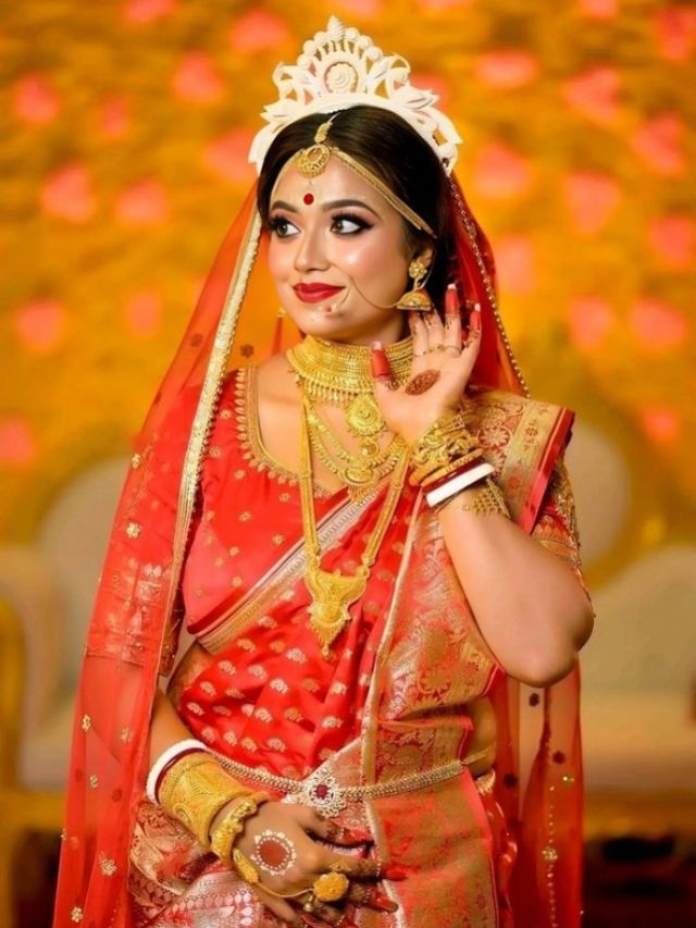 Bengali Bridal Standing Saree Pose