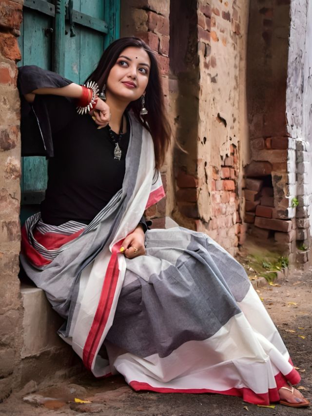 Bengali Girl Sitting Saree Pose