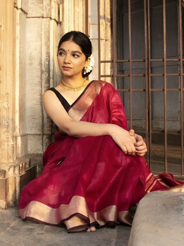 Knee Half-folding Pose in Saree