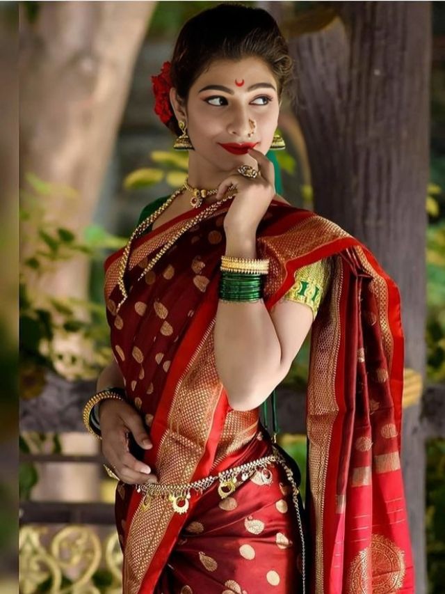 Nauvari Saree Pose