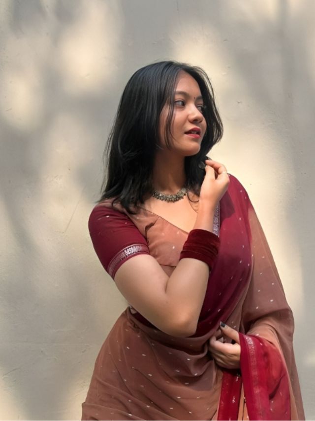 Rooftop Saree Pose