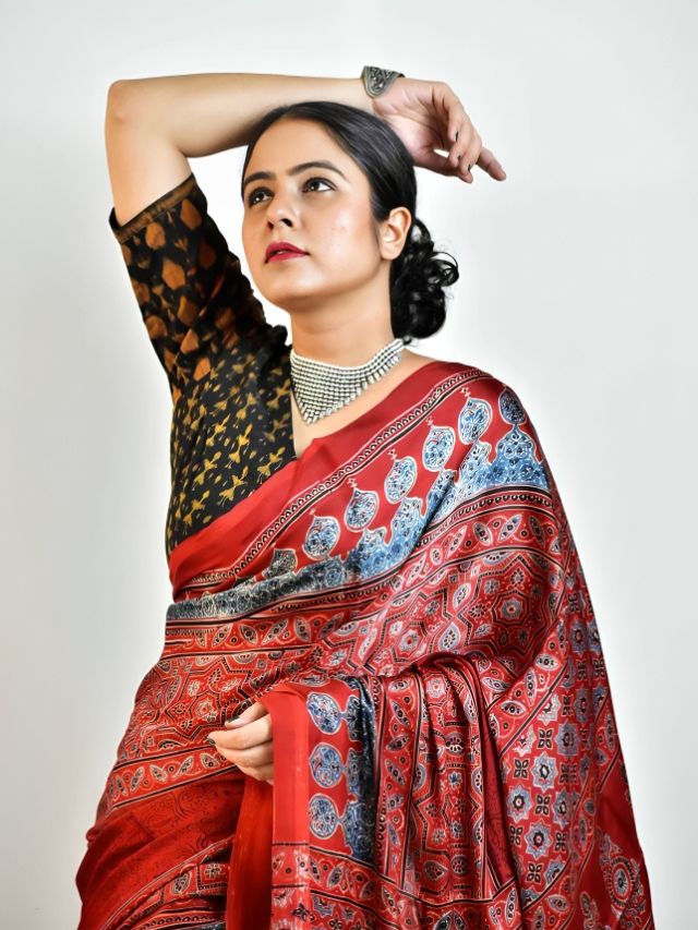 Standing saree Posing Style with Face Upward