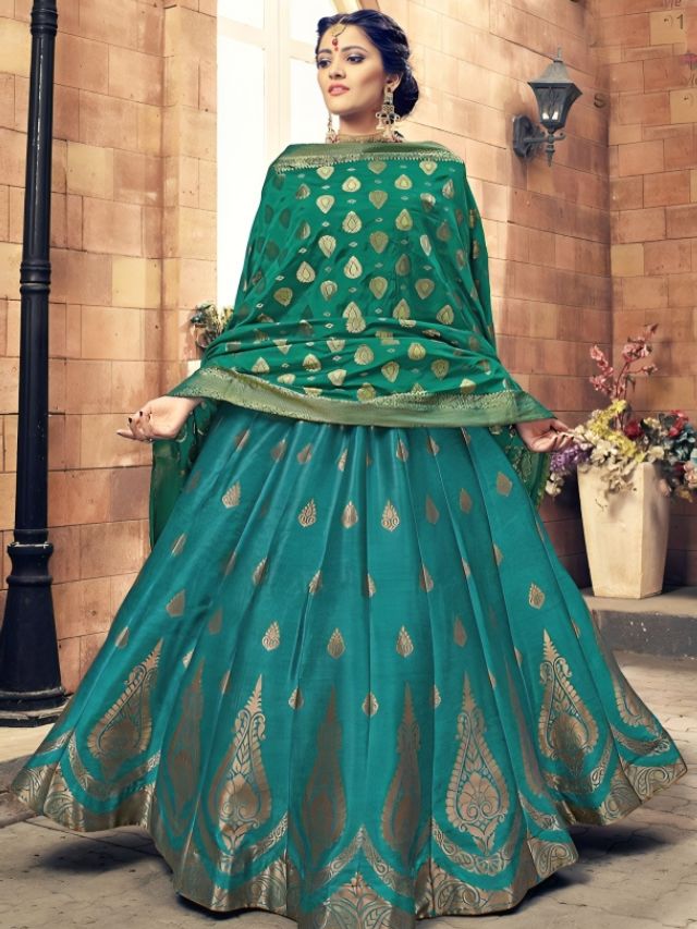 Wrap It Like A Shawl Banarasi Dupatta Draping Styles on Lehenga