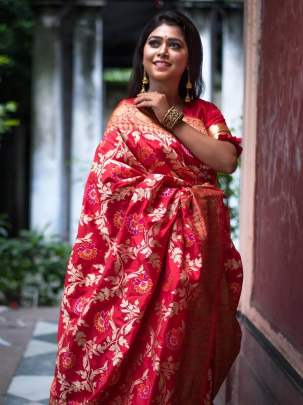 BEAUTIFUL SOFT SILK SAREE IN IMPERIAL RED COLOR 