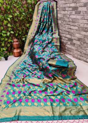  Banarsi silk  Rama colour saree with the fancy soft pure Silk and  Gold Weaving 