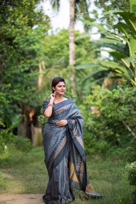 Banglori Raw Silk Saree With Contrast Zari Wooven Pallu