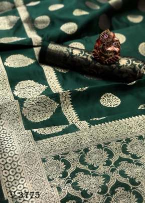 Bulbul Banarasi silk Saree In Green Color By Surati Fabric