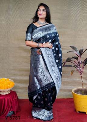 Fituri 2 Lichi Soft Silk Saree In Black Color By Surati Fabric 