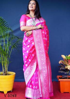 Fituri 2 Lichi Soft Silk Saree In Rani Color By Surati Fabric 
