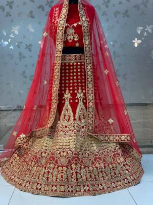 Heavy desinger Bridal Lehenga Choli Design Nb 10