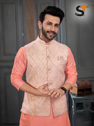 Heavy Banglori Silk Kurta Pyjama Koti Set in Gajri