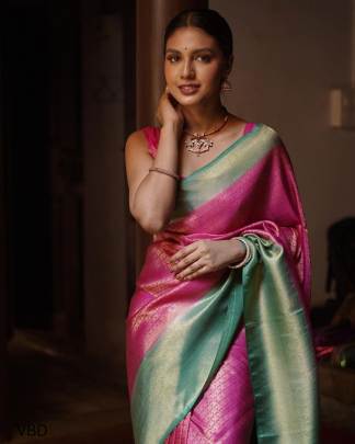 Persenting Splendid Masterpiece Kadwa Weave Saree In Litchi Silk Bandar Fabric